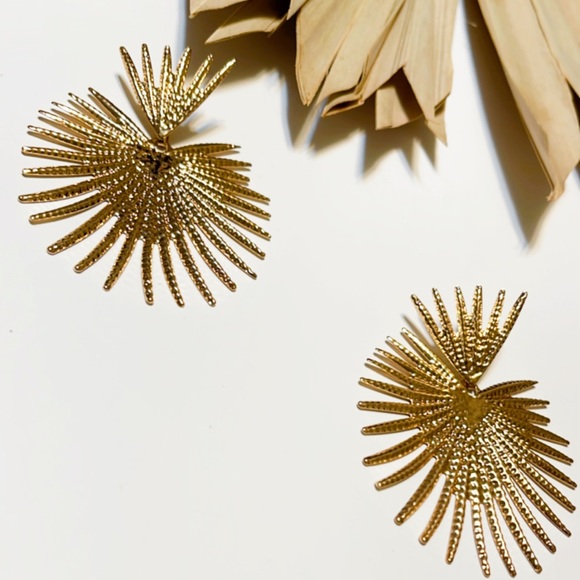 Gold Radiation earrings - Picture 8 of 8